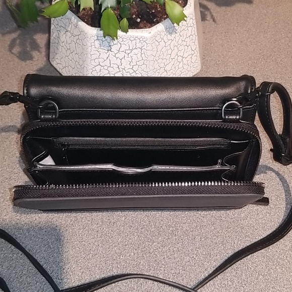 Pixie Mood Jane 2-in-1 Wallet Crossbody Bag - Picture 5 of 9